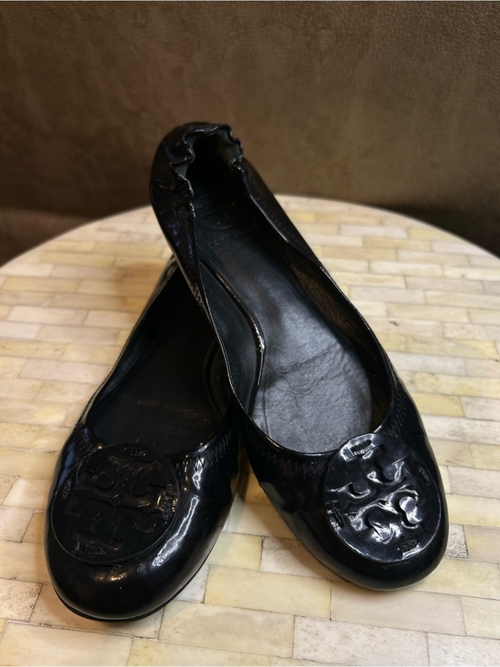 Tory Burch Shoes - Tory Burch Reva black patent leather ballet flats size 7.5